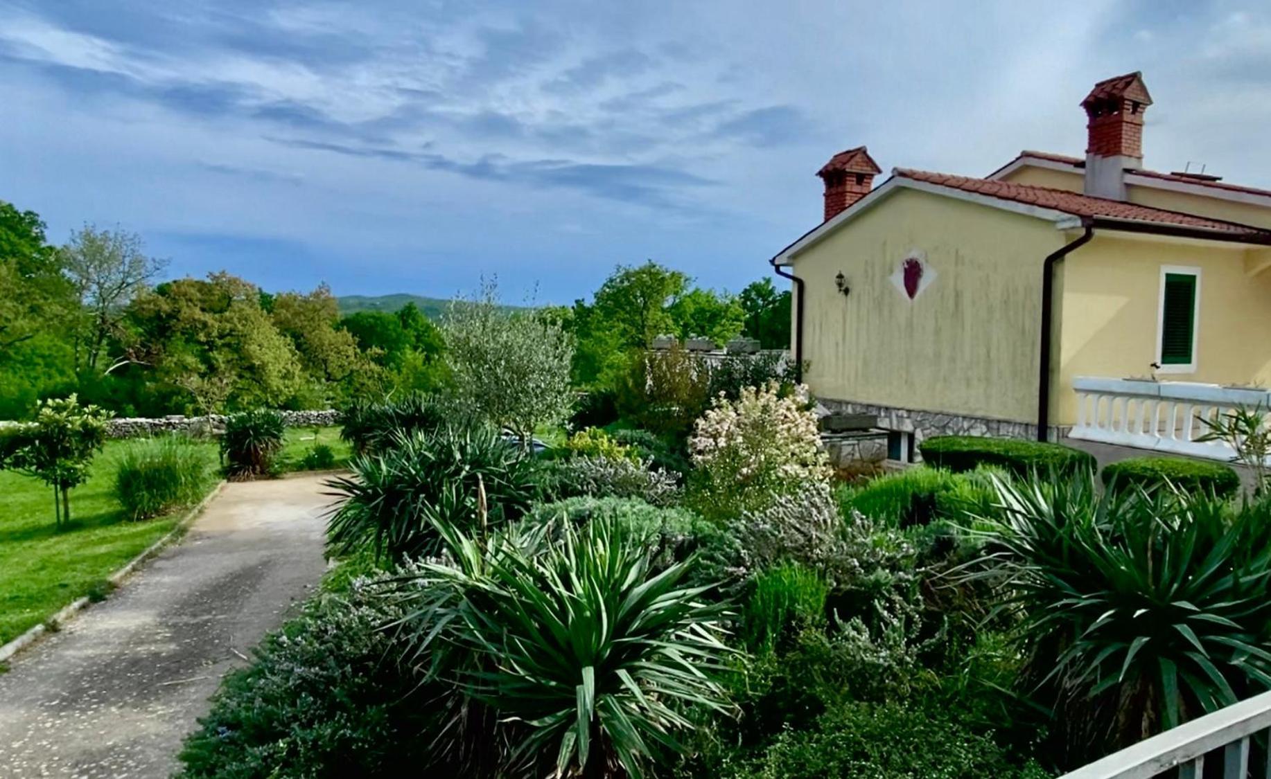 Villa Yucca Istra Лабин Экстерьер фото